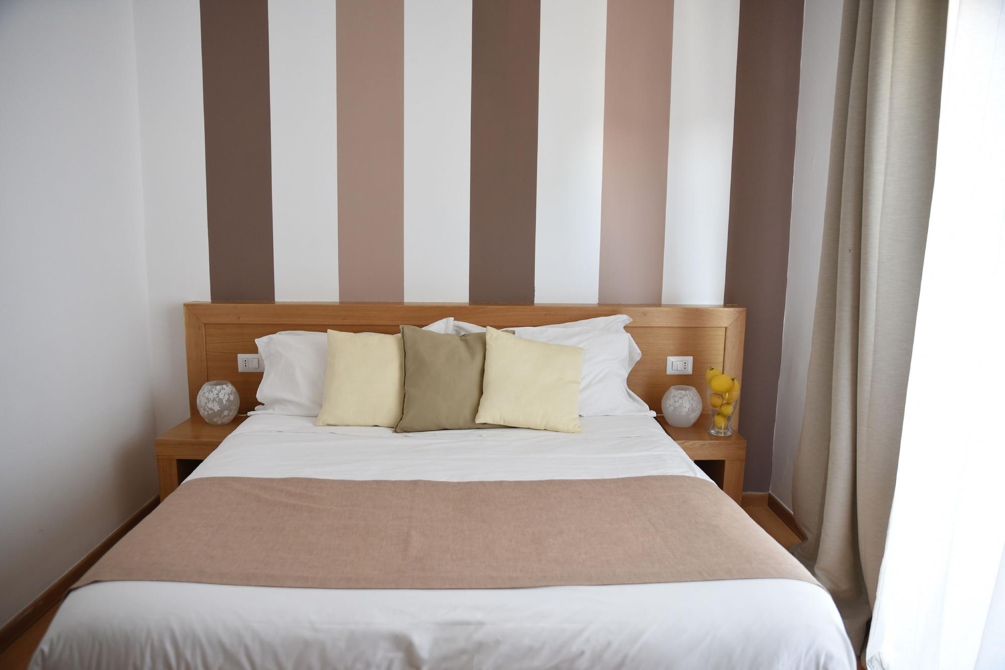 The Night Guest House Sorrente Extérieur photo