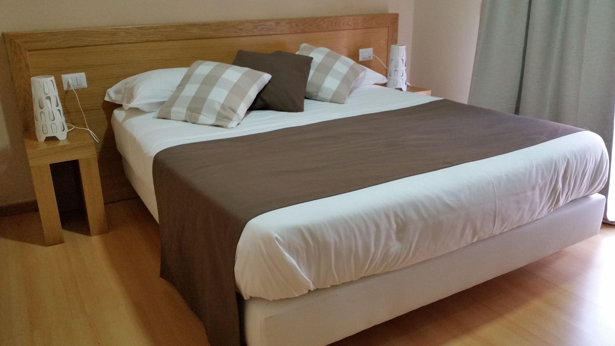 The Night Guest House Sorrente Extérieur photo