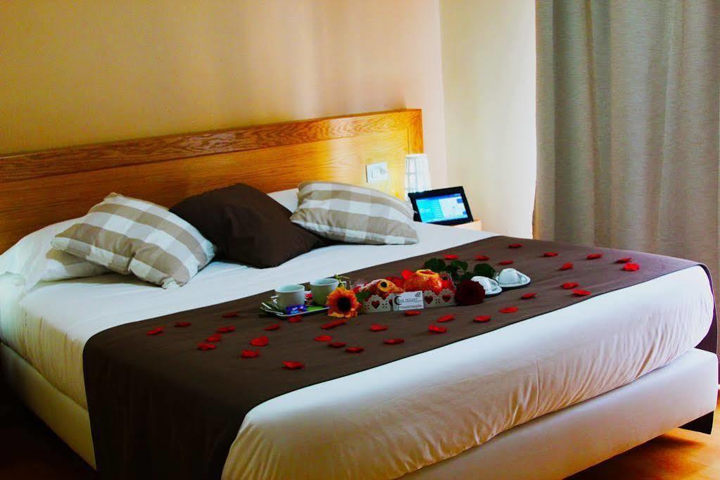 The Night Guest House Sorrente Extérieur photo