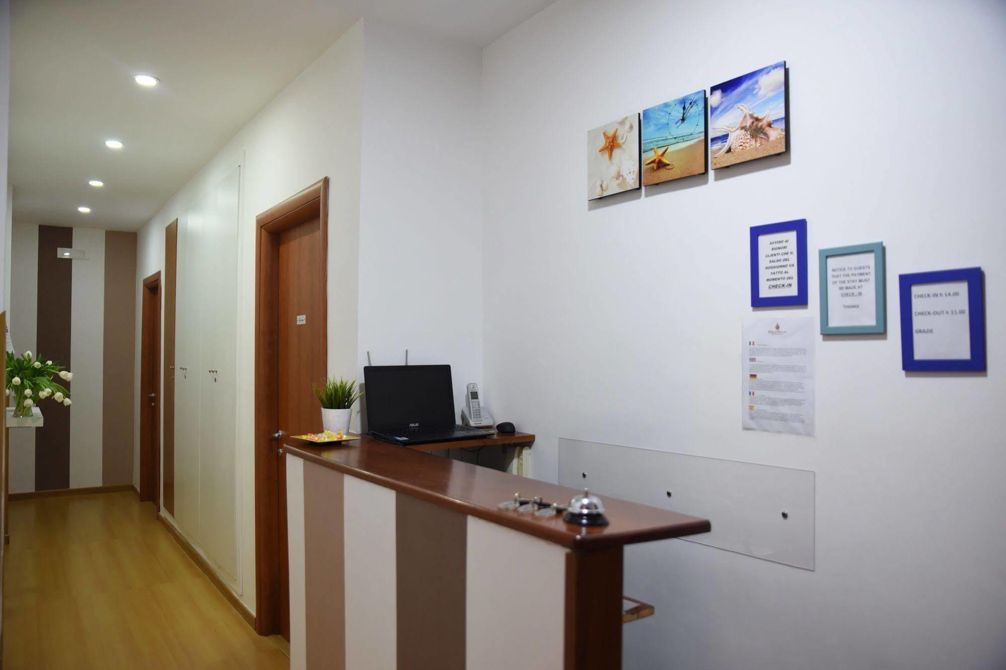 The Night Guest House Sorrente Extérieur photo